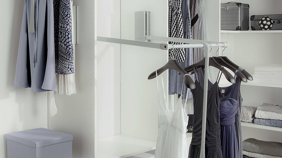 pull-down clothes lift, hanging up, clothing, storage space